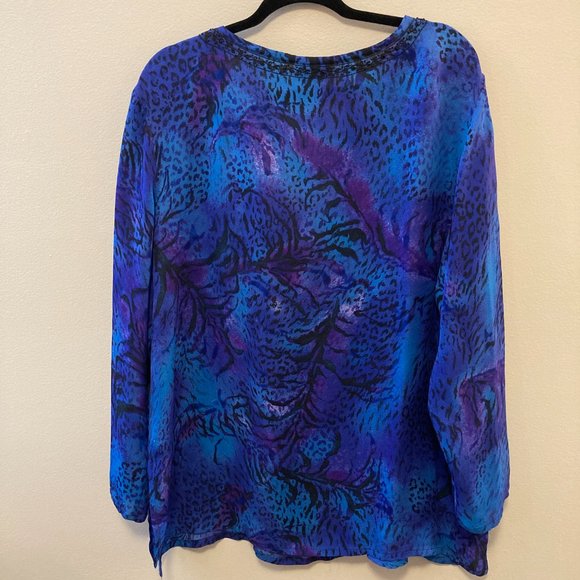 Chico's Top Wmns Sz 3 Blue Animal Print Silk Rayon Beaded V-Neck LS Grandma-Core - Picture 2 of 8